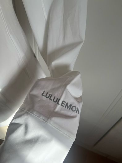 Lululemon windbreaker