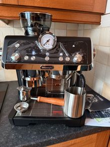 DeLonghi La Specialista Espresso Machine - LIKE NEW