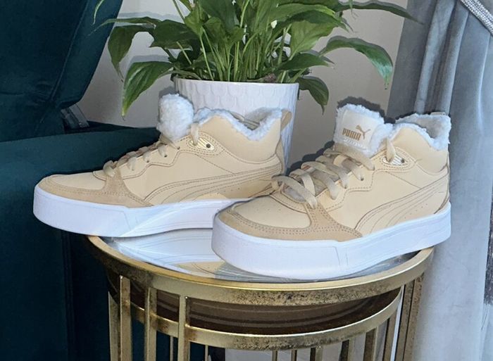 Ladies Beige & White Puma Trainers