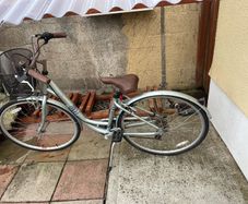 Benton's Ladies/ Girls 26 inch wheels