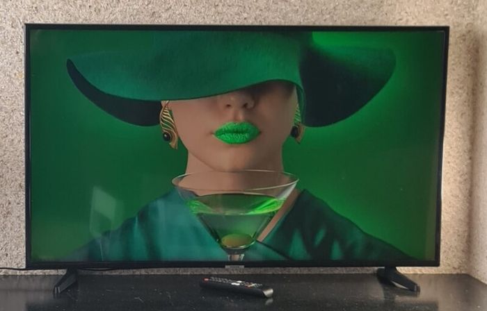 Samsung 43 4K UHD Smart TV  Like New, Perfect Working Order