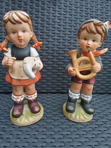 2 Beautiful, Vintage Arnart 5th Ave Figurines
