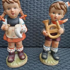 2 Beautiful, Vintage Arnart 5th Ave Figurines