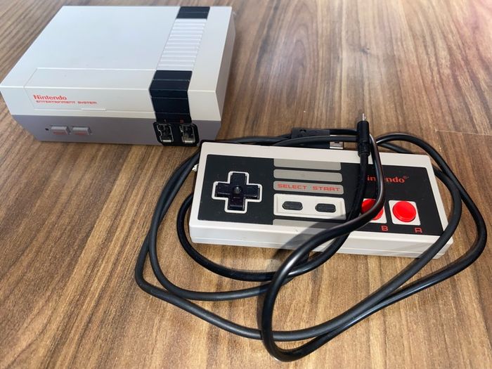 NES Classic boxed 1 controller