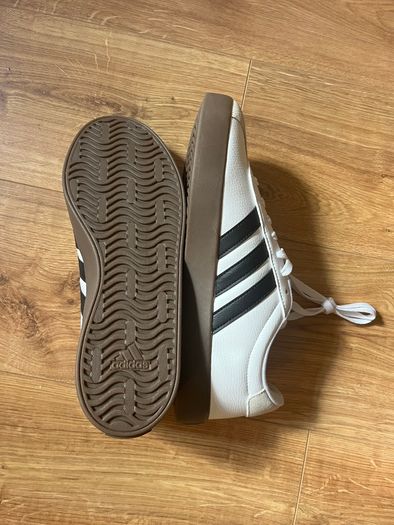 Adidas VL Court 3.0 in White & Black