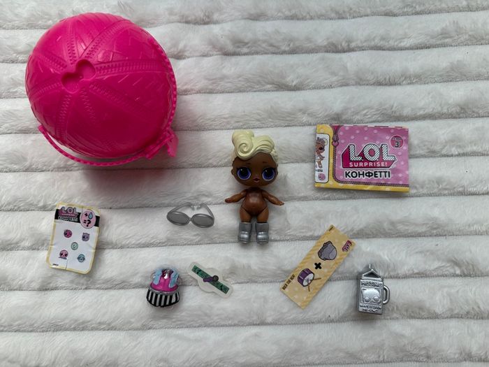 LOL L.O.L. MGA Surprise Series 3 Confetti Pop Funky QT new Opened Please look at the pictures