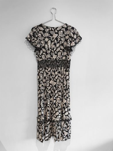 Pre Owned Savida Black & Cream Floral Midi Dress with Lace Detail