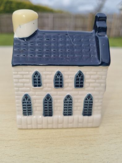 KLM miniature house made of Delft Blue ceramic,