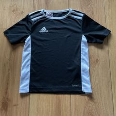 Boys Adidas Climalite T-shirt 5-6 years