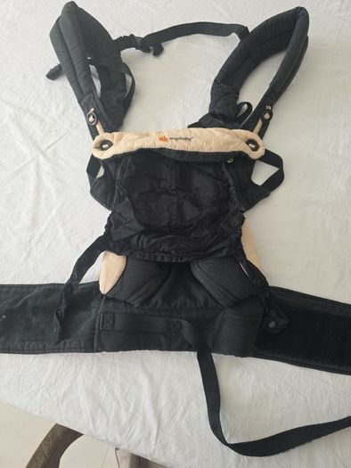 Ergobaby 360 carrier with newborn insert