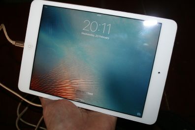 Apple iPad mini A1432 (EMC 2607) 16GB & WiFi good condition works well