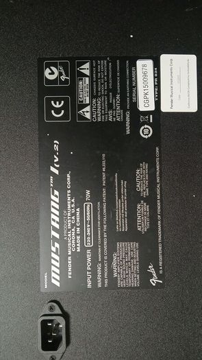 Fender Mustang I V.2 20W Guitar Amplifier  Excellent Condition