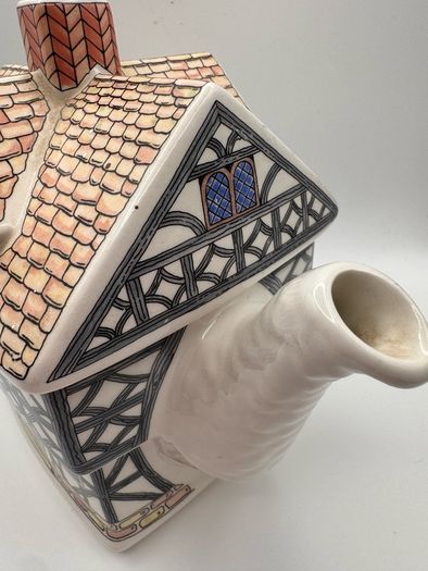 Sadler English Country Houses Tudor House Teapot