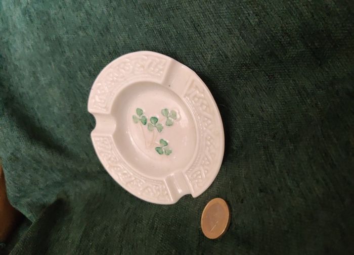Beellek ashtray