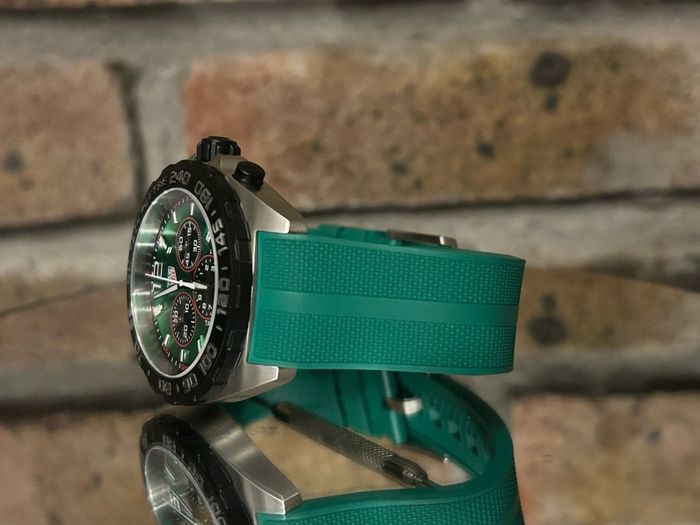 TAG Heuer Formula 1 Chronograph - Mens Wristwatch