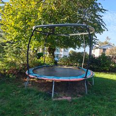 Free 13ft Jump Power trampoline. Needs replacement parts