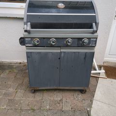 Gas 4 burner barbeque