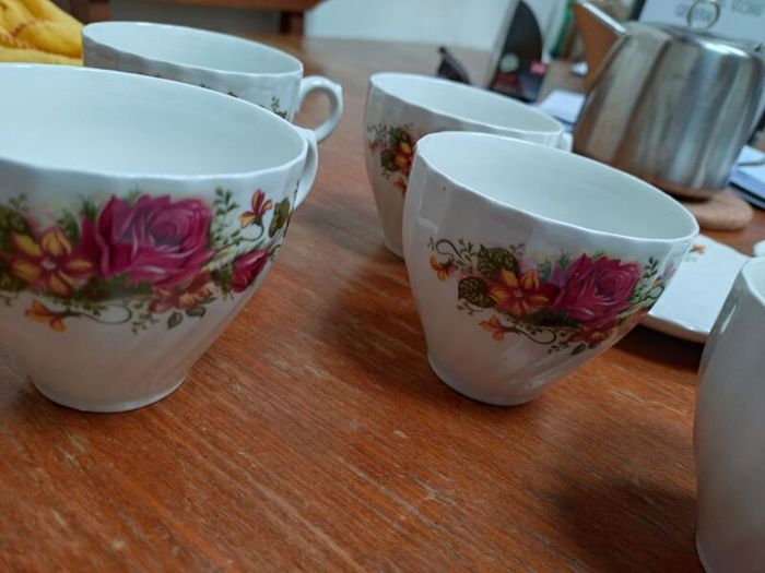Ironstone Washington pottery hanley England, 5 tea cups and saucers