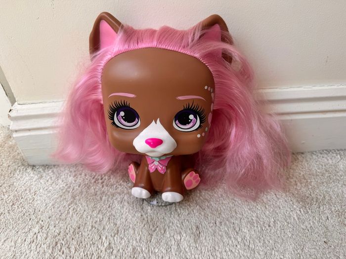 VIP Pets Mega Pet Dog Nyla Toy Figure Head  IMC Toys approx. 21 cm. Used Please see photos