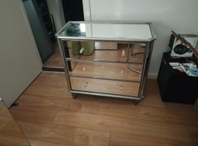 Mirrored Chest of drawers