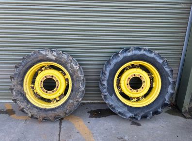 40/50 John Deere series 28" Rims 360/70 R28