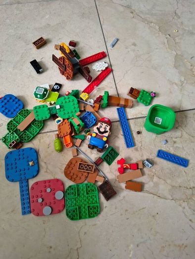Lego Super Mario starter course.
