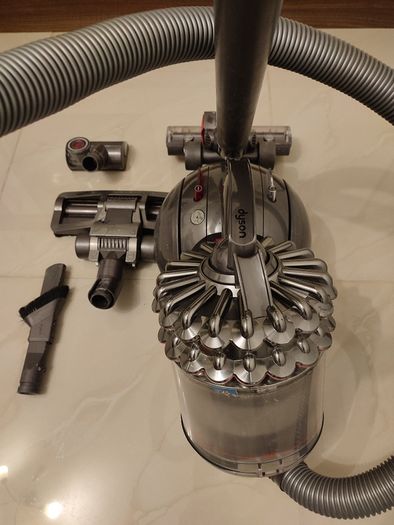 Dyson DC54 vacuum cleaner