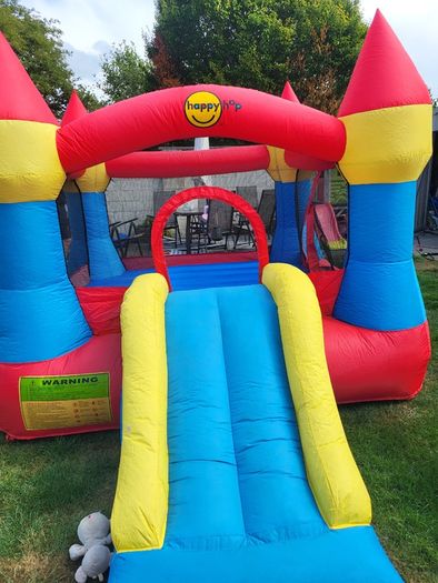 Kids bouncy castle with blower