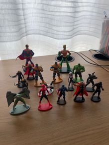 Marvel action figures bundle
