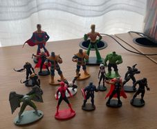 Marvel action figures bundle