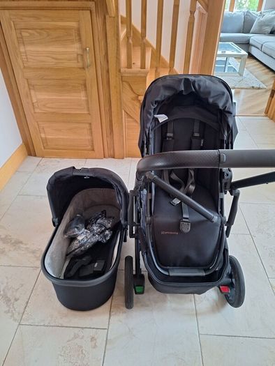 Uppababy Vista V2 Pushchair & Carrycot