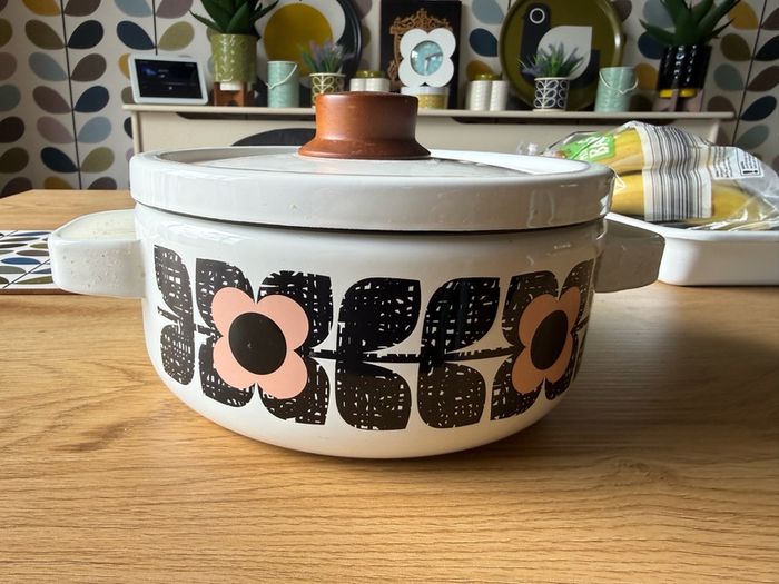 Orla kiely pot