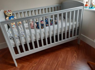 Mama and papas Dover Cot to Toddler Bed - Cool Grey  (pram bundle possible!)