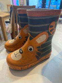 Kids wellies size 7