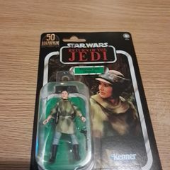 Star Wars Vintage Collection: Princess Leia (Endor) 3.75''