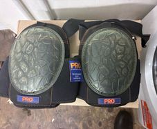Hard shell turtle back knee pads