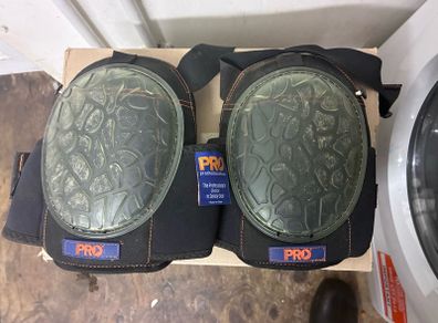 Hard shell turtle back knee pads