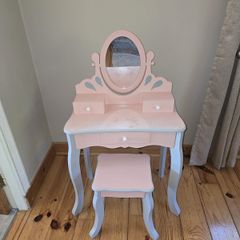 Kids dressing table