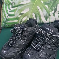 Balenciaga runners size 4 wirn plenty of wear left
