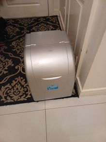 Blue Ice cubes makin machine