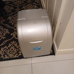 Blue Ice cubes makin machine