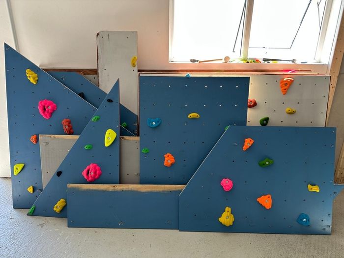 Home climbing wall and matting