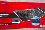 Microsoft Bluetooth Mobile Keyboard 6000 keyboard and keypad set