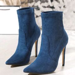 Boots size UK 2