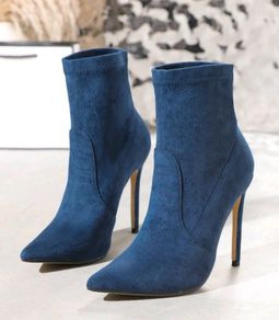 Boots size UK 2