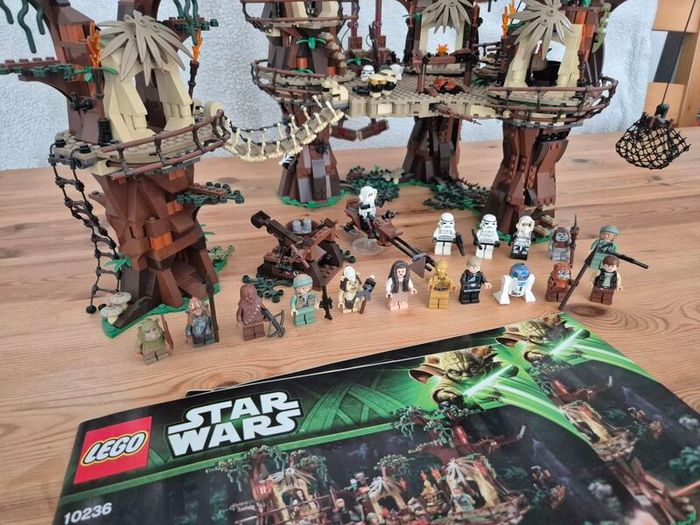 Lego Star Wars UCS 10236 Ewok Village