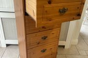 chest  of drawers.    immaculate