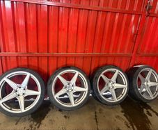 20-inch alloy wheels