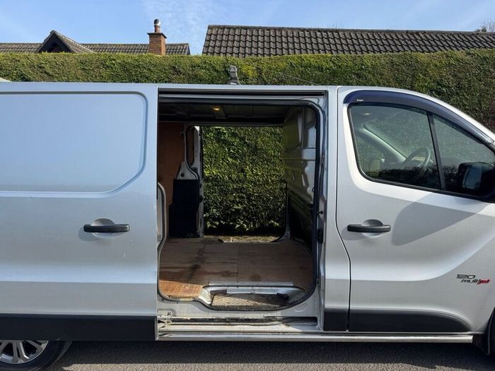 Lwb twin sliding door Fiat Talento