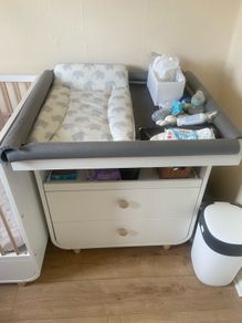 Baby changing table
